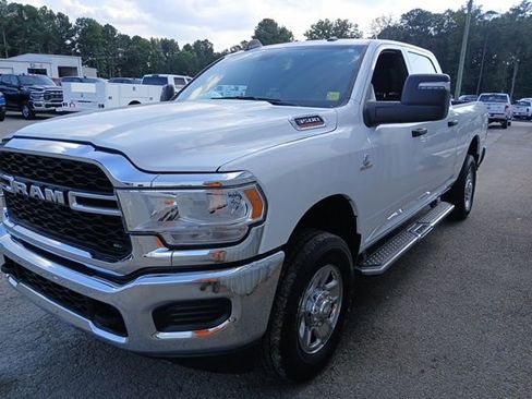 Used 2024 RAM 3500 Tradesman w/ Chrome Appearance Group image 14