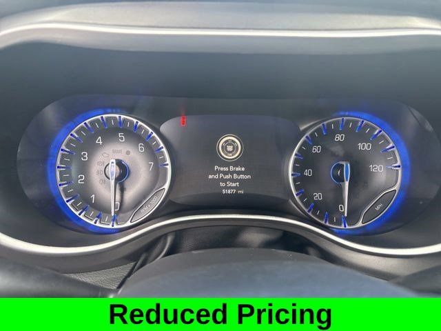 Used 2024 Chrysler Pacifica Touring-L FWD image 15
