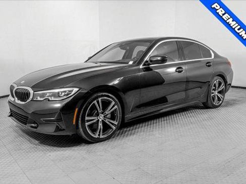 Used 2019 BMW 330i Sedan w/ Premium Package image 2
