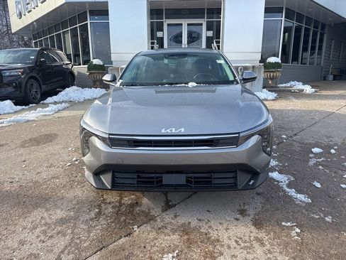 New 2025 Kia K4 LXS image 2