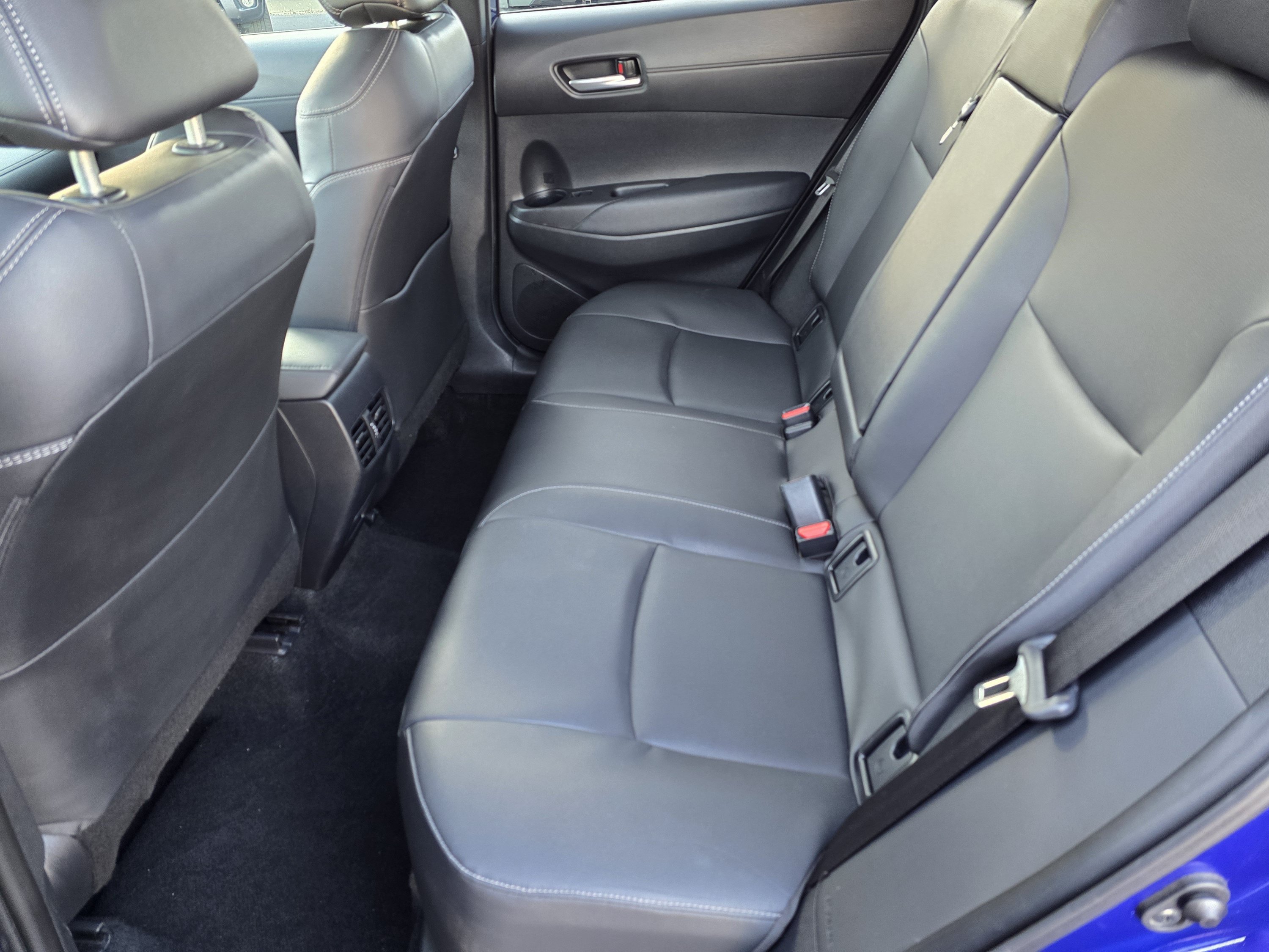 Used 2024 Toyota Corolla Cross XLE FWD image 6