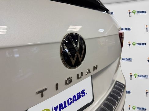 Used 2022 Volkswagen Tiguan SEL R-Line AWD/4WD image 11