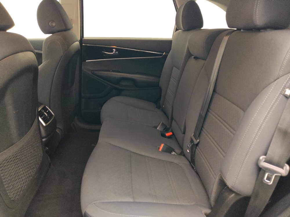 Used 2019 Kia Sorento FWD w/ LX Convenience Package image 18