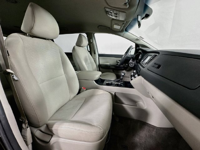 Used 2021 Kia Sedona LX FWD image 27