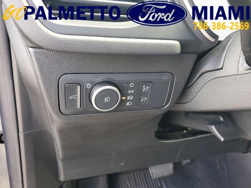 Used 2022 Ford Escape SEL image 18