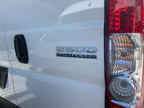 Used 2025 RAM ProMaster 2500 w/ Convenience Group FWD image 6