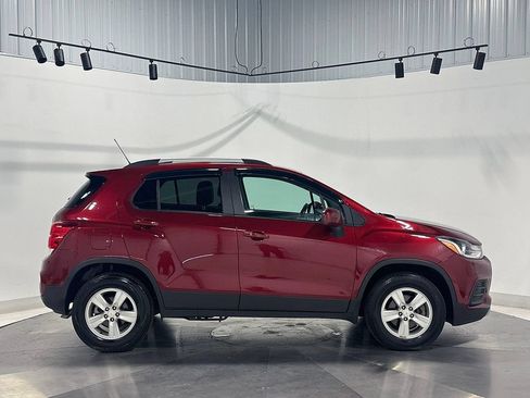 Used 2022 Chevrolet Trax LT w/ LT Convenience Package AWD/4WD image 10