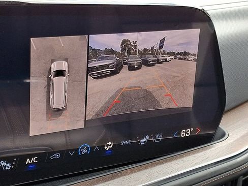 New 2026 Chevrolet Suburban High Country AWD/4WD image 15