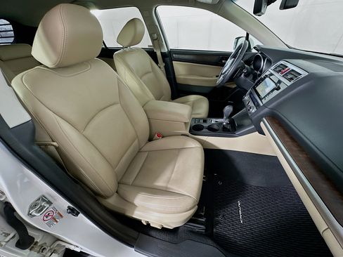 Used 2017 Subaru Outback 2.5i Limited image 31