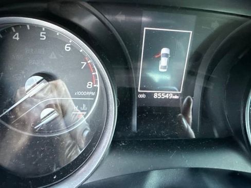 Used 2023 Toyota Camry SE FWD image 9