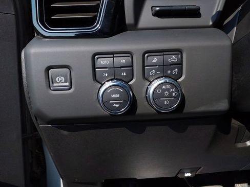 Used 2025 GMC Sierra 2500 AT4 w/ AT4 Premium Plus Package AWD/4WD image 20