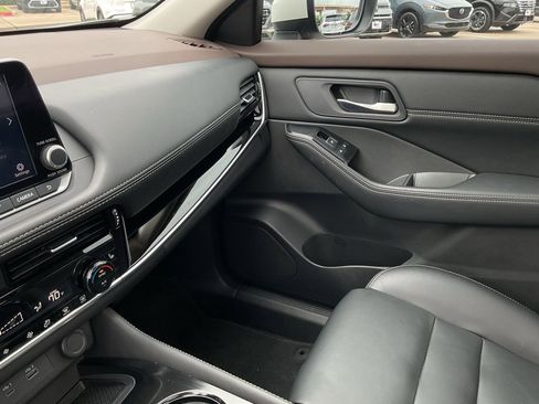 Used 2023 Nissan Rogue SL image 36