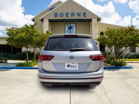 Used 2021 Volkswagen Tiguan SE R-Line image 4