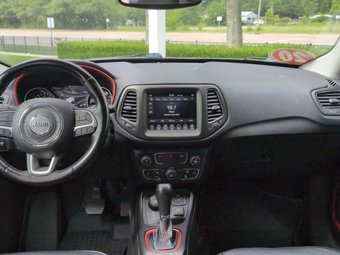 Used 2020 Jeep Compass Trailhawk AWD/4WD image 28