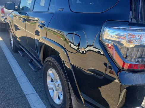 Used 2023 Toyota 4Runner SR5 Premium w/ Moonroof Package image 2