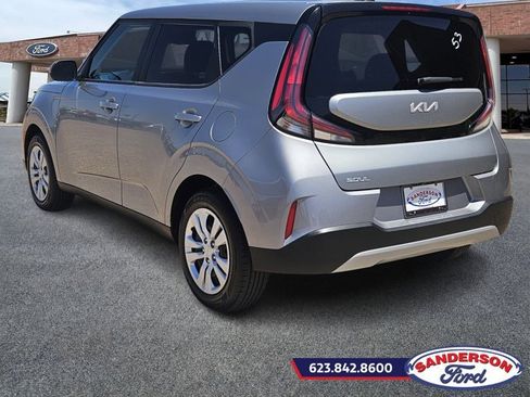Used 2023 Kia Soul LX image 5