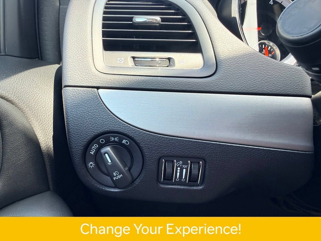 Used 2019 Dodge Grand Caravan GT FWD image 28