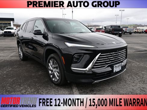 Used 2025 Buick Enclave Preferred image 1