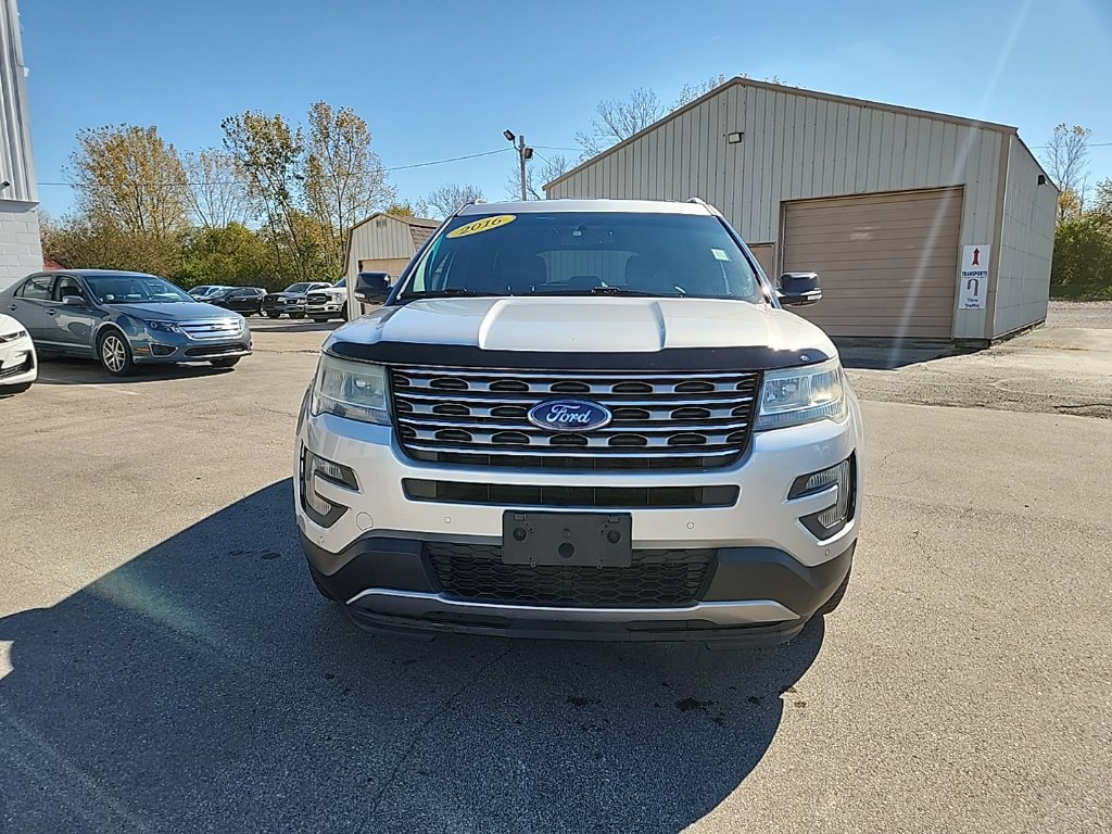 Used 2016 Ford Explorer XLT w/ Equipment Group 202A AWD/4WD image 12