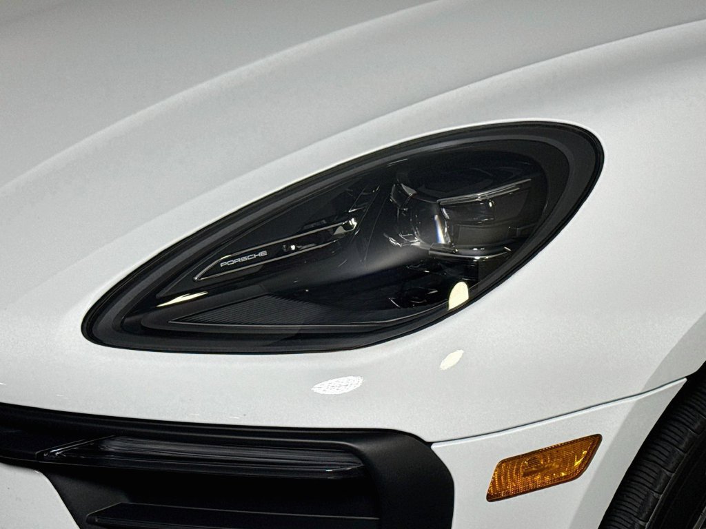 Used 2026 Porsche Macan AWD/4WD image 24