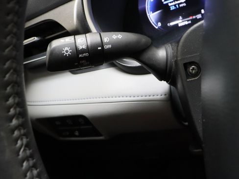 Used 2023 Toyota Highlander Limited FWD image 26
