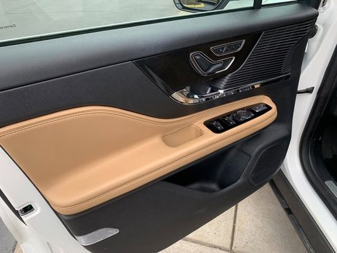 Used 2022 Lincoln Corsair Reserve w/ Equipment Group 201A image 19