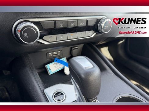 Used 2025 Nissan Altima 2.5 SV image 19