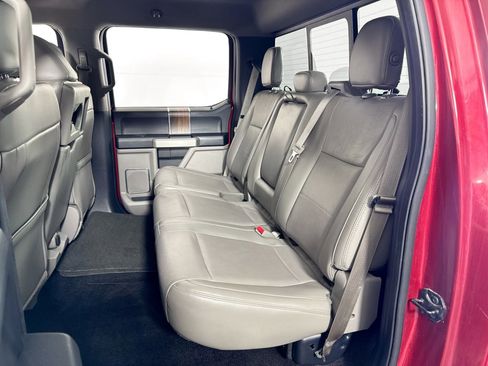 Used 2015 Ford F150 Lariat image 28