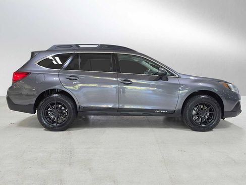Used 2019 Subaru Outback 3.6R Limited image 2