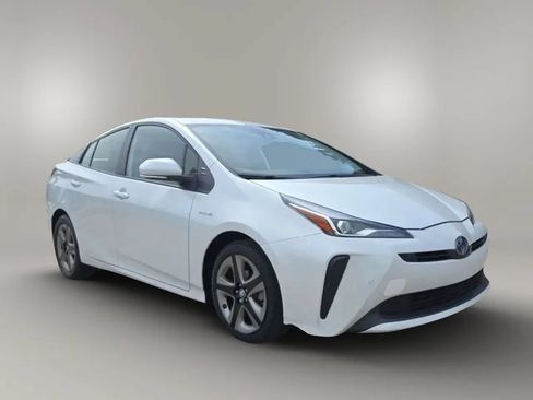 Used 2021 Toyota Prius Limited FWD image 3