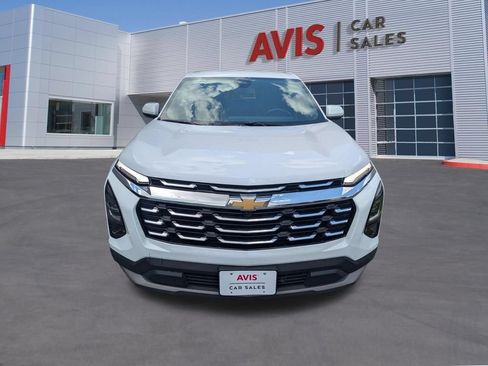 Used 2025 Chevrolet Equinox LT AWD/4WD image 2