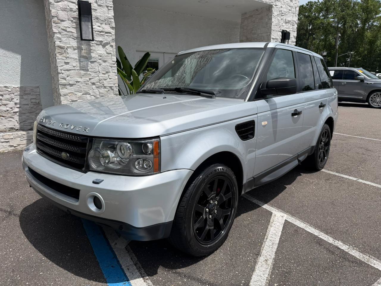 Used 2009 Land Rover Range Rover Sport HSE AWD/4WD image 3