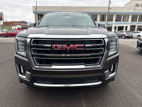Used 2021 GMC Yukon SLT w/ SLT Premium Package AWD/4WD image 3