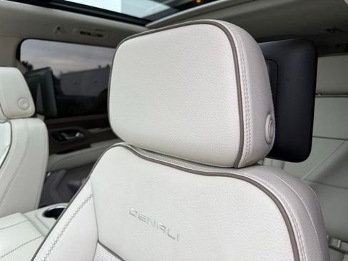 Used 2024 GMC Yukon XL Denali w/ Advanced Technology Package image 21