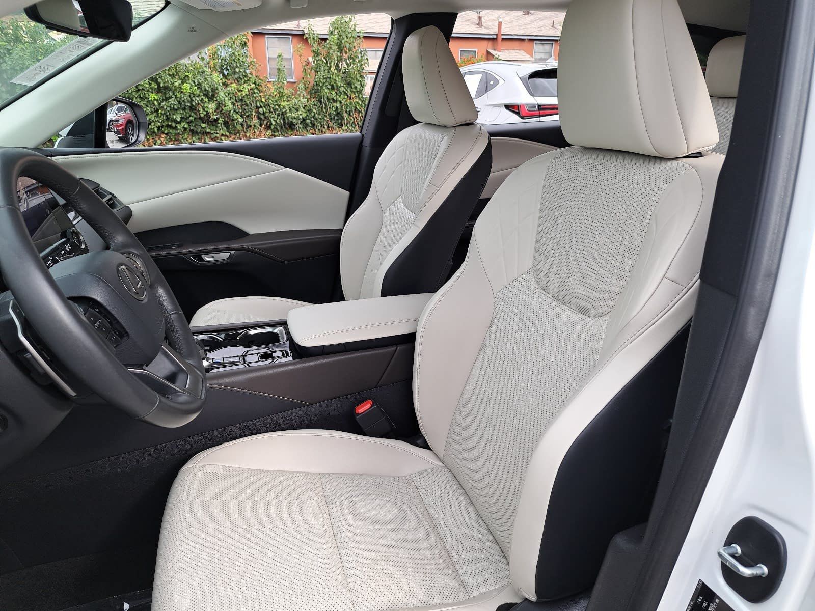 Used 2024 Lexus RX 350 FWD w/ Technology Package image 17