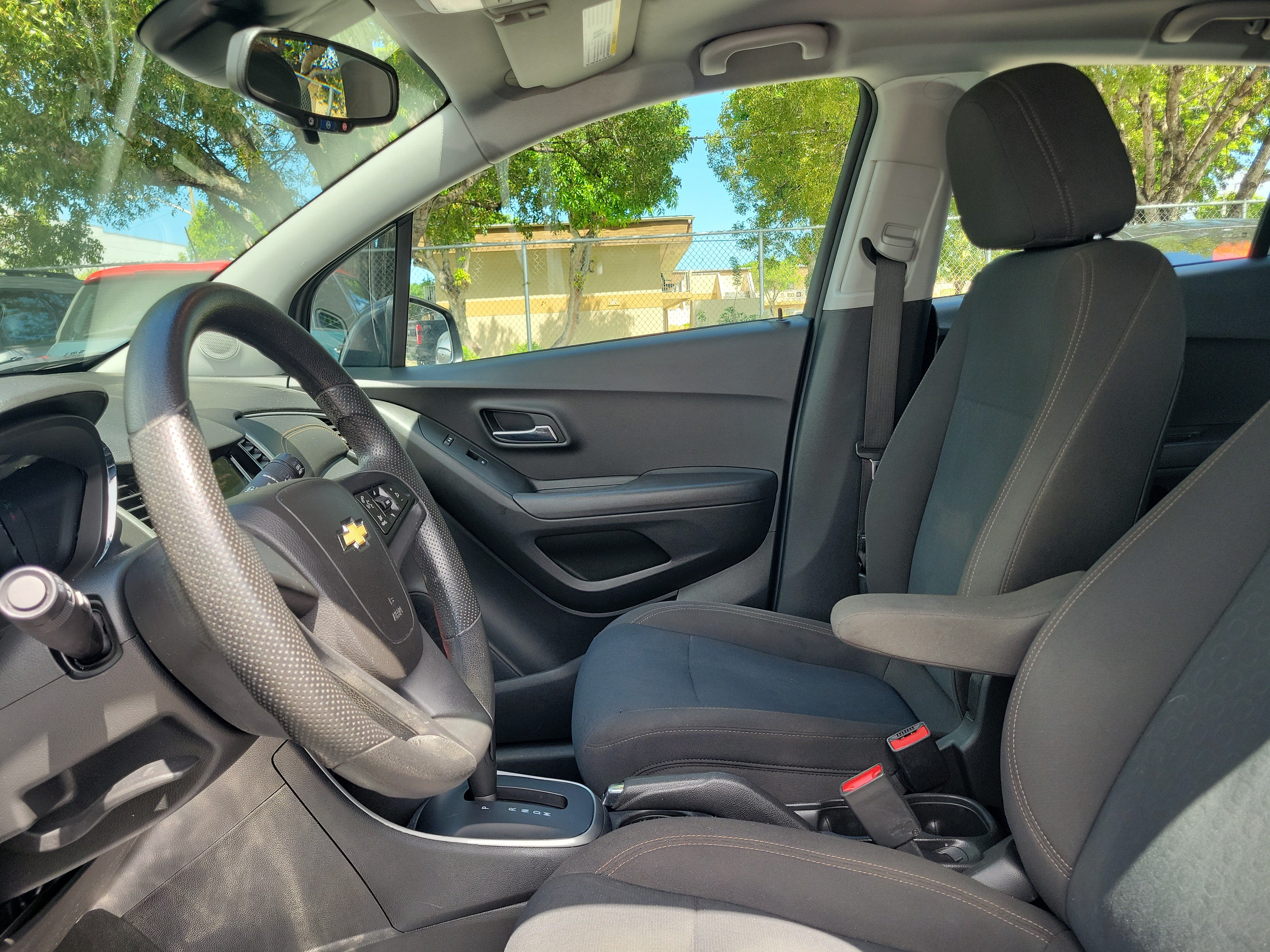 Used 2020 Chevrolet Trax LS FWD image 11