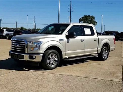 Used 2017 Ford F150 XLT w/ Equipment Group 301A Mid image 4