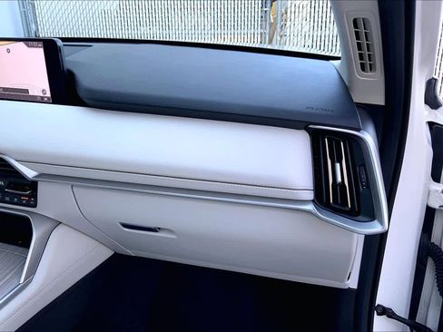 Used 2024 MAZDA CX-90 Plug-In Hybrid w/ Premium Plus image 18