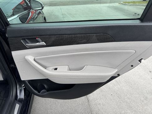Used 2018 Hyundai Sonata Limited w/ Cargo Package FWD image 18