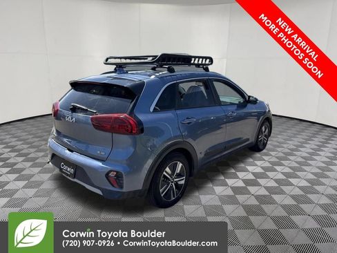 Used 2022 Kia Niro EX FWD image 7