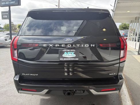 Used 2025 Ford Expedition Max Platinum AWD/4WD image 6