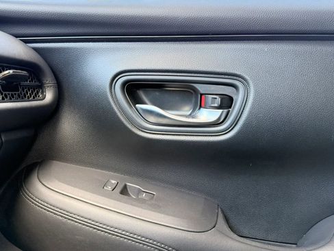 Used 2023 Honda HR-V LX image 25