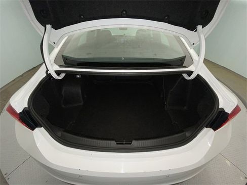 Used 2024 Chevrolet Malibu LT image 24