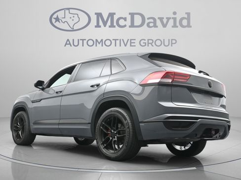 Used 2020 Volkswagen Atlas Cross Sport SEL R-Line FWD image 29