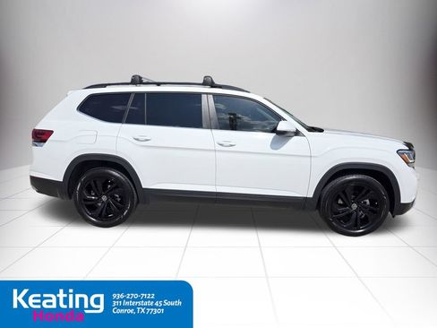 Used 2023 Volkswagen Atlas SE w/ Panoramic Sunroof Package FWD image 5