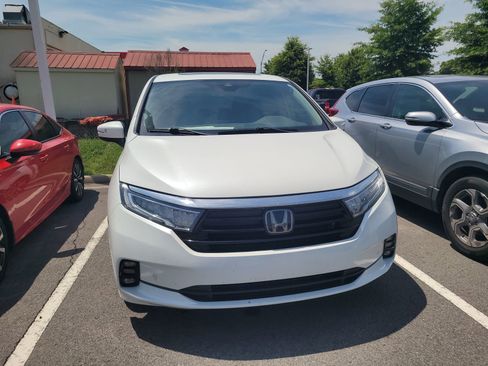 Used 2021 Honda Odyssey Touring image 2