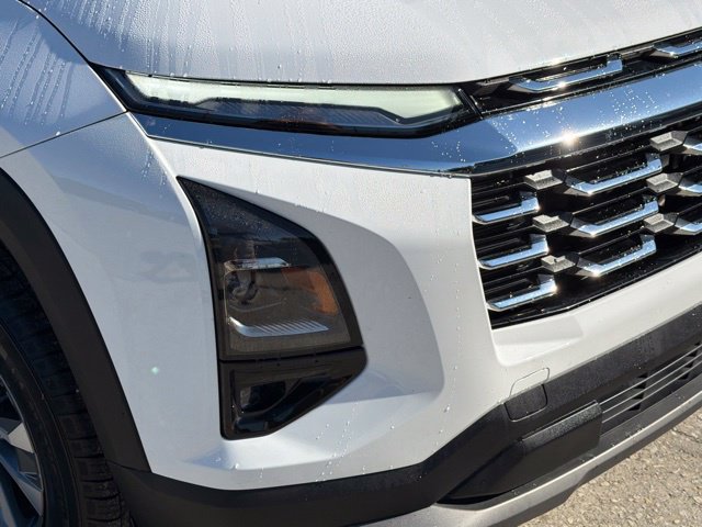Used 2025 Chevrolet Equinox LT w/ Safety and Technology Package AWD/4WD image 9