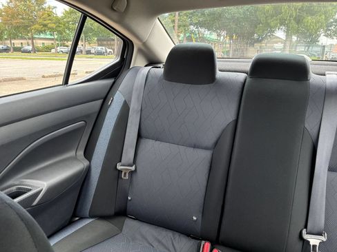 Used 2025 Nissan Versa SV FWD image 32