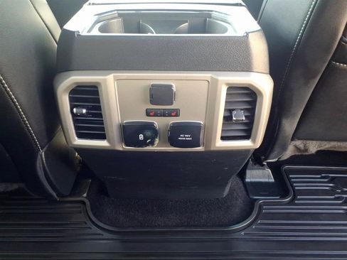 Used 2019 Ford F150 Lariat w/ Equipment Group 502A Luxury AWD/4WD image 13