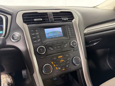 Used 2018 Ford Fusion S FWD image 16